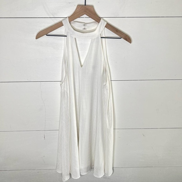 entro Dresses & Skirts - Entro • White Halter V-Neck Sleeveless Swing Dress Size Small